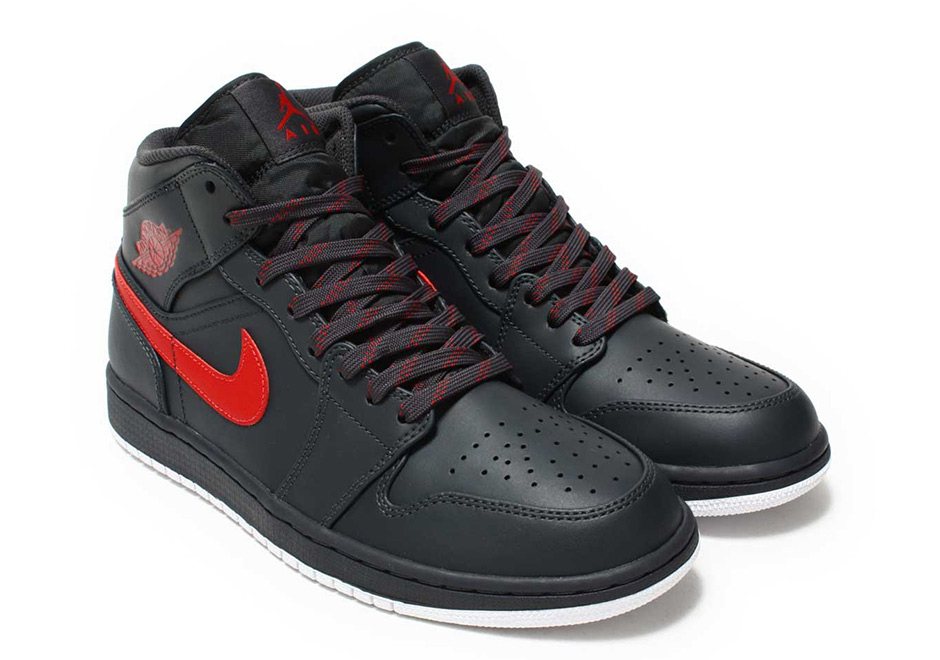 air jordan 1 mid anthracite, Update: The Air Jordan 1 Mid in Anthracite/Gym Red releases on September 25th, 2017 for $110.